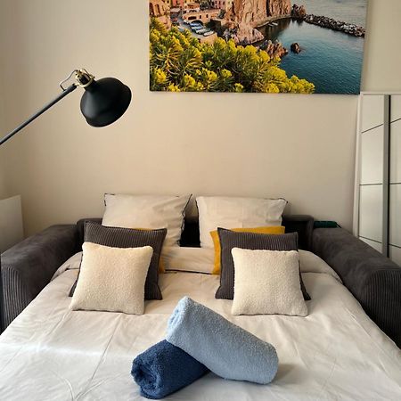 Grand Studio Lumineux En Plein Coeur De Версаль Экстерьер фото